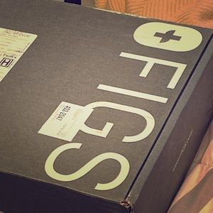 Brand New FIGS Scrubs w tags in Caribbean Blue